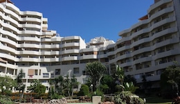 Apartamentos Benal Beach