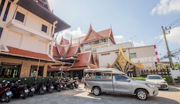 Nipa Resort