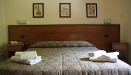 Hotel Pausania Inn
