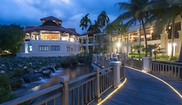 Rawi Warin Resort And Spa
