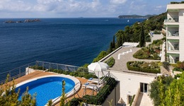 Hotel More