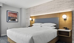 DoubleTree by Hilton New York JFK Airport