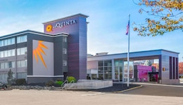La Quinta Inn & Suites By Wyndham Clifton Rutherford