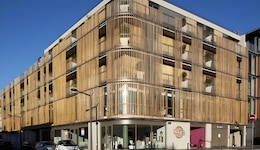 Adonis Lyon Dock Ouest