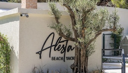 Alesta Yacht Hotel