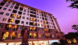 The Airport Greenery Hotel