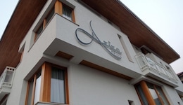 Hotel Aziza