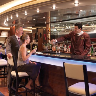 Wide range of Bars & lounges