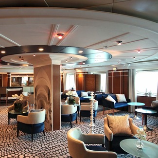 Relaxing Lounges & Bars