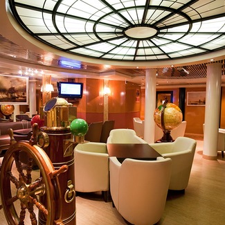 Lounges to enjoy ocean views, drinks & music
