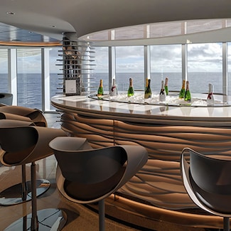 Restaurants, bars and Lounges