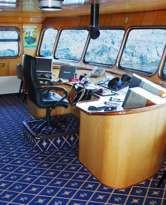 SkorpiosII_Captains_Bridge