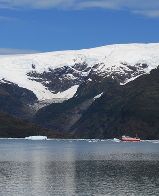 Kawesar_Fjord_Calvo