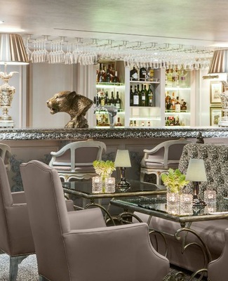 Leopard Lounge