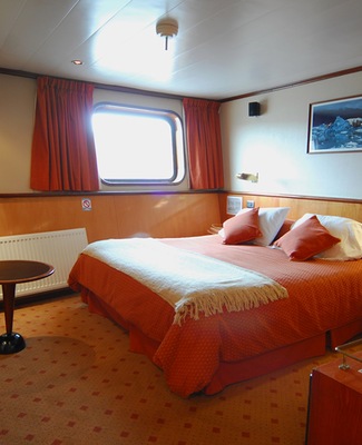 SkorpiosIII_Exterior_double_bed