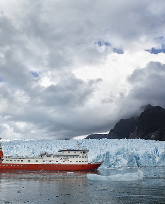 Skorpios II_Glacier_San_Rafael