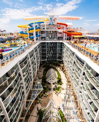Image Wonder of the Seas 11