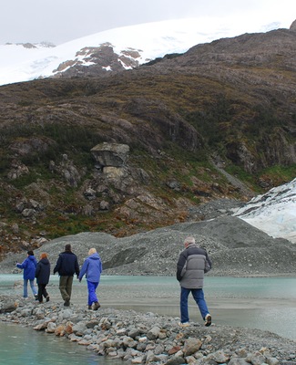 Kawesar_Glacier_Bernal