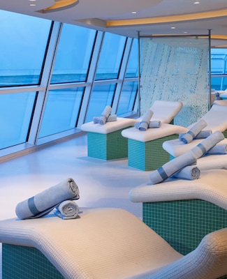 Image Celebrity Reflection 10