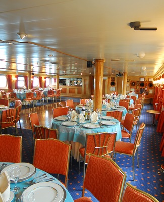SkorpiosIII_Dining_room