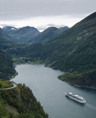 Image Vision of the Seas 15