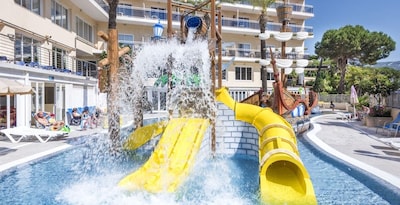 Hotel Oasis Park Splash