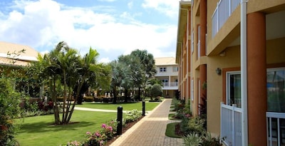 Holiday Inn Resort Grand Cayman, An Ihg Hotel