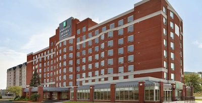 Embassy Suites By Hilton Montreal Airport