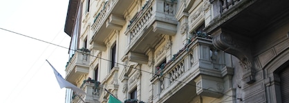 Mokinba Hotels King