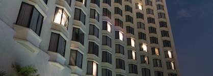 Montien Riverside Hotel