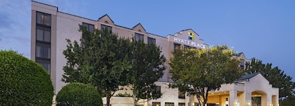 Hyatt Place Austin Arboreteum