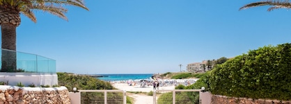 FERGUS Style Carema Beach