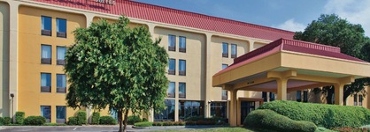 La Quinta Inn & Suites By Wyndham Charleston Riverview