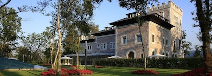Castillo Del Bosque La Zoreda