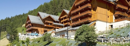 Résidence Odalys Le Hameau Et Les Chalets De La Vallée D'or