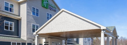 Holiday Inn Express & Suites Freeport Brunswick Area