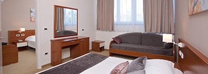 Arena Hotel Holiday