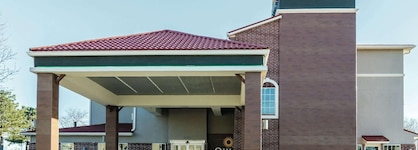 La Quinta Inn & Suites By Wyndham Kansas City Airport
