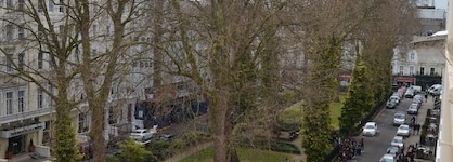 Hyde Park Court Hotel