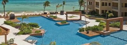Encanto El Faro Luxury Ocean Front Condo-Hotel