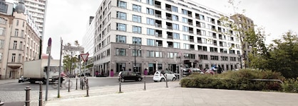 Adina Apartment Hotel Berlin Hackescher Markt