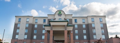 Holiday Inn Express & Suites Brampton By Ihg
