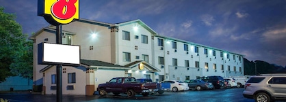 Super 8 By Wyndham Hot Springs