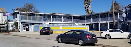 Salt Air Lodge