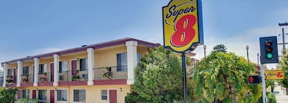 Super 8 By Wyndham Santa Cruz Beach Boardwalk East