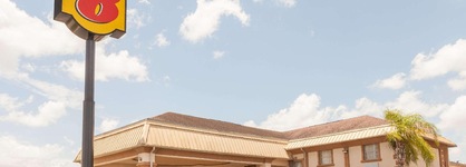 Super 8 By Wyndham Kingsville