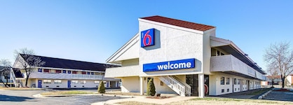 Motel 6 Springfield North