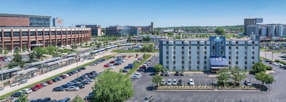 Days Hotel By Wyndham University Avenue Southeast