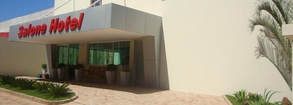 Salone Hotel