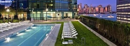 Luxy On The Hudson